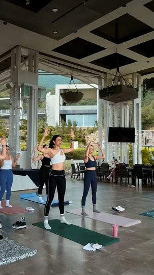 Club de golf: Clase de pilates en el club